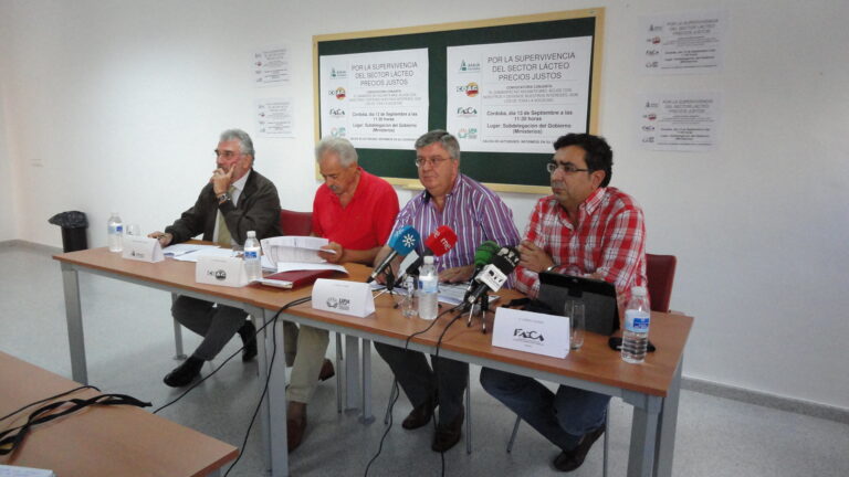 Organizaciones Agrarias y Cooperativas solicitan medidas inmediatas para el sector lácteo