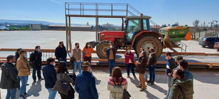 APAG Guadalajara traslada a los jóvenes la importancia de la investigación  e innovación