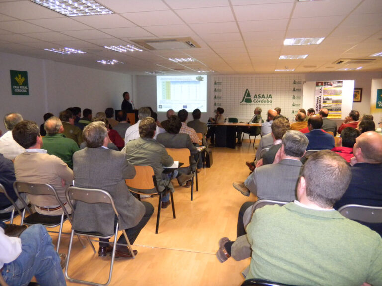 Charla en ASAJA-Córdoba sobre optimización del riego en los cultivos