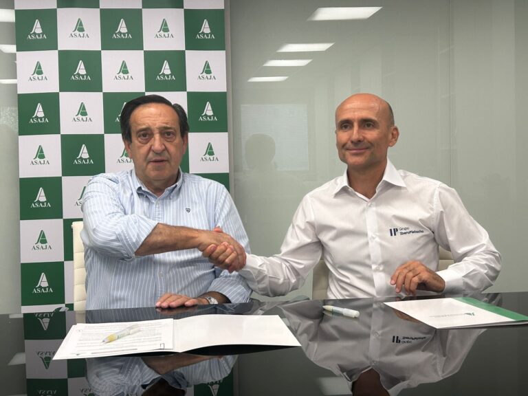ASAJA firma un Acuerdo de Colaboración con Grupo IberoPistacho