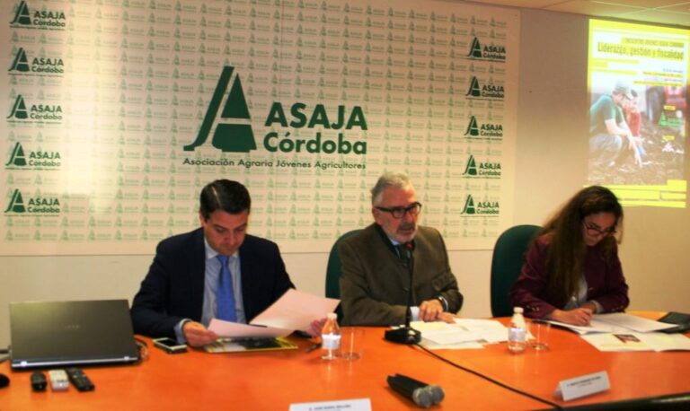 Jóvenes agricultores abordan el liderazgo, gestión y fiscalidad en el campo en busca del relevo generacional