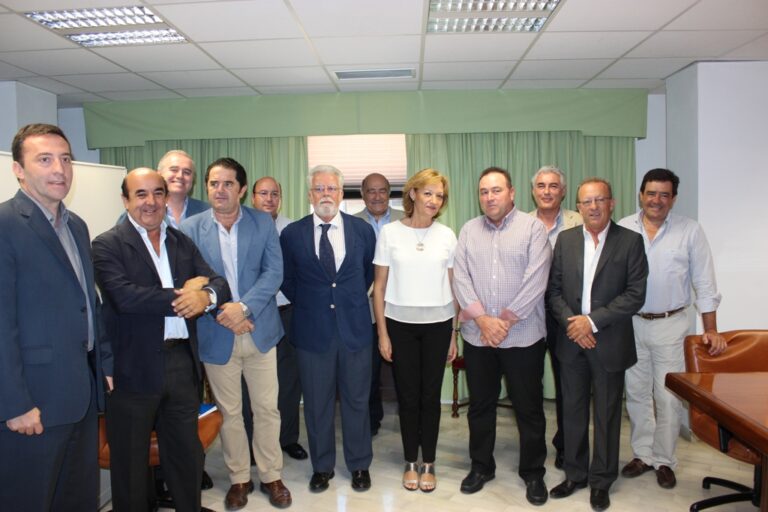 ASAJA Almería pide a la consejera  Ortiz  que convoque la mesa de interlocución hortícola para analizar la crisis que padece este sector