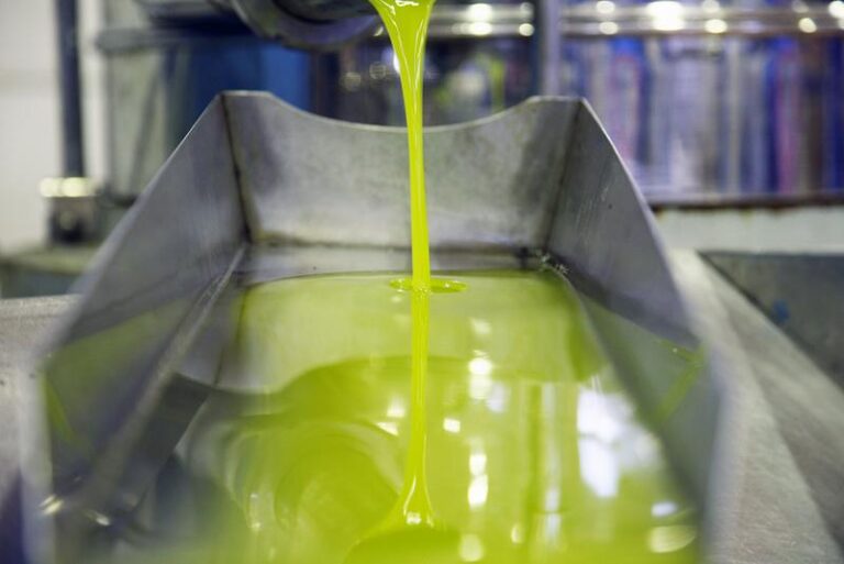 Asaja Jaén, España supera los 1.2 millones de toneladas de aceite, una cifra que abastecerá al mercado y que no debe hacer tensionar a la baja a los precios