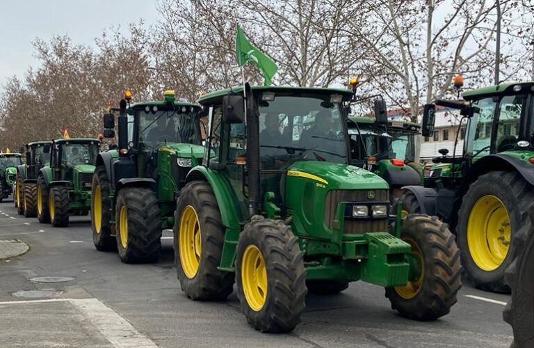 Asaja apoya la tractorada “blanca” de este viernes en Valladolid, para fortalecer la unidad del sector