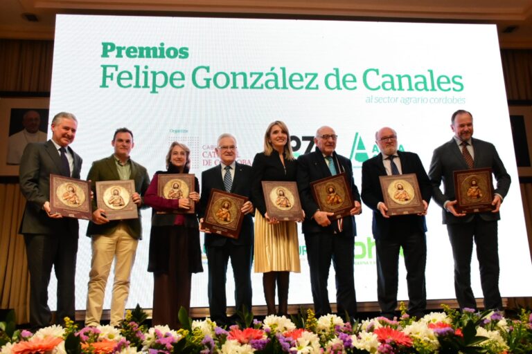 Asaja Córdoba, La Voz de Córdoba y el Cabildo Catedral entregan los galardones de los premios ‘Felipe González de Canales’ al sector agrario