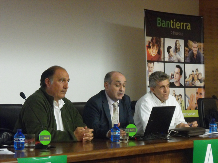 Lleno absoluto en la charla de PAC y zonas vulnerables organizadas por Asaja en Huesca