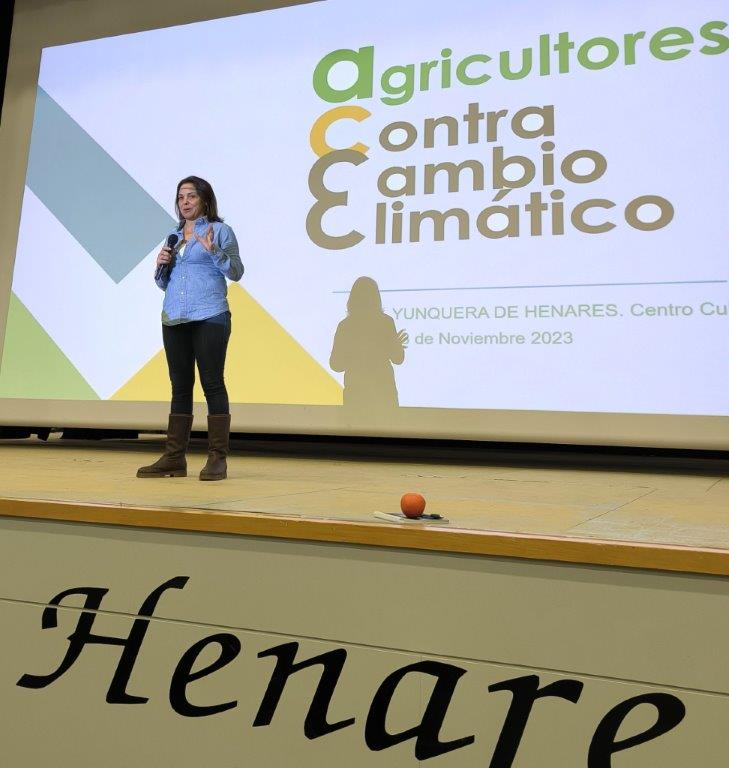 Un centenar de estudiantes de Yunquera de Henares conocieron ayer las oportunidades del mundo agrario, centradas en la investigación, la mejora vegetal y nuevas tecnologías