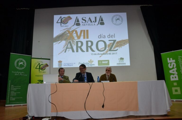 ASAJA-Sevilla y la Federación de Arroceros anunciaron ayer la rebaja de los módulos fiscales del arroz, que permitirá una menor tributación de hasta cinco millones de euros