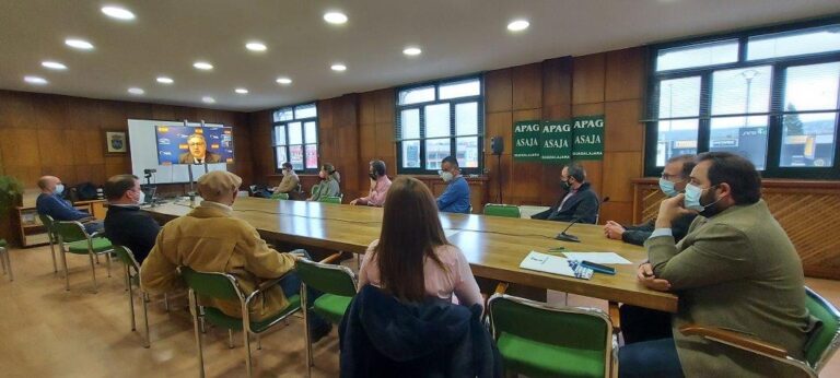 El presidente de APAG pide ayuda a Juan Ignacio Zoido para proteger la ganadería en Europa