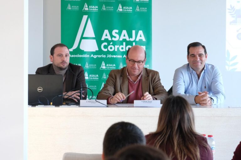 Un centenar de jóvenes agricultores abordan la digitalización en el sector agrario