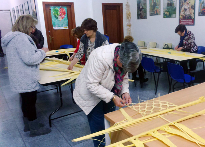 AMFAR conserva la tradición del Rizado de Palmas en Bolaños