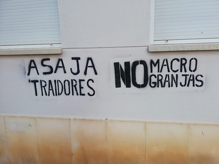 Asaja de León denuncia la intolerancia de los que se oponen a las granjas porcinas