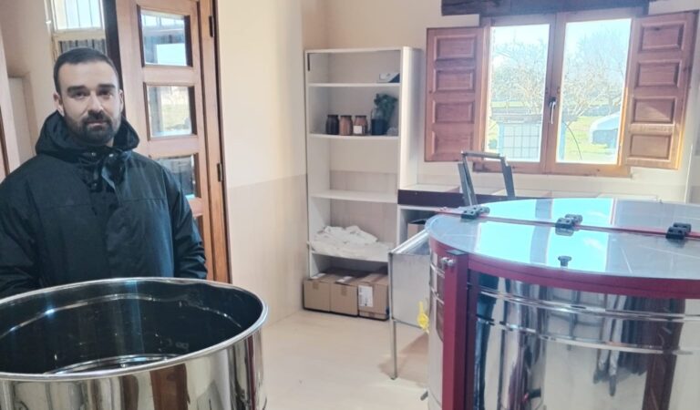 Innovación y Tradición en la Explotación Apícola de Husillos