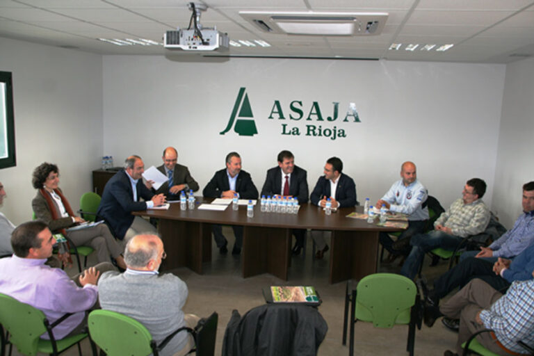 ASAJA de Castilla y León y de La Rioja solicitan firmeza para asegurar la rentabilidad del viñedo y la continuidad de la remolacha en España