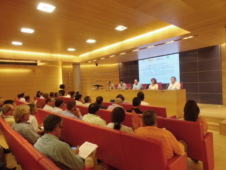 ASAJA, COAG, UPA y FAECA firman un manifiesto en favor de una fiscalidad  justa  para el sector hortícola almeriense