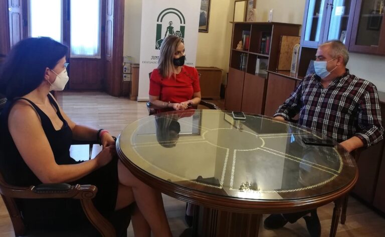 Asaja Almería y la Delegada del Gobierno de Andalucía en Almería repasan los principales temas de actualidad del sector agrario