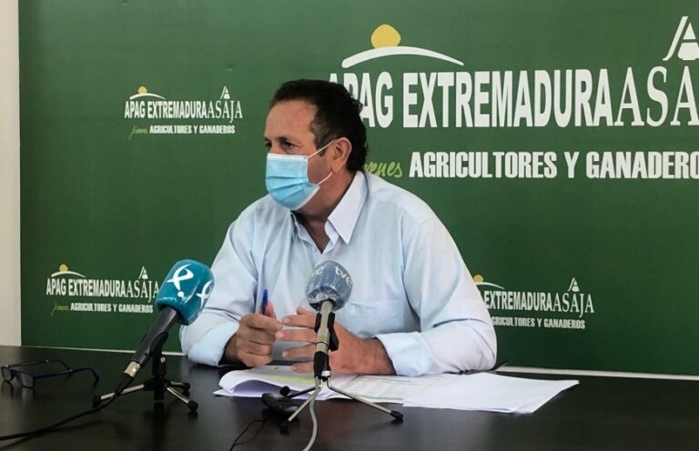 APAG Extremadura Asaja exige a la Junta que se autorice la quema controlada de rastrojos en el campo