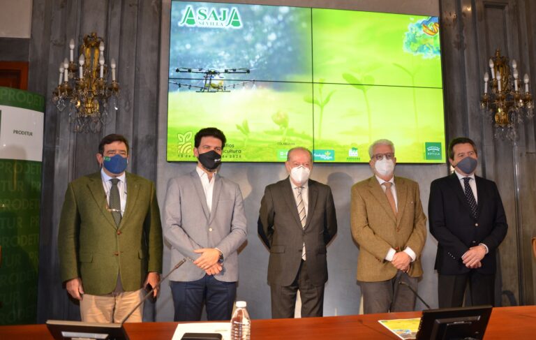 Asaja Sevilla Jornada: Retos y Nuevos Desafíos para la Agricultura.   Los agricultores no pueden ser verdes cuando sus números están en rojo