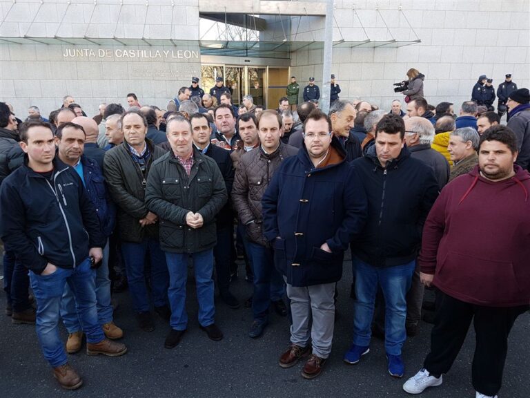 El presidente de ASAJA-Ávila participa en la movilización del sector ovino y caprino