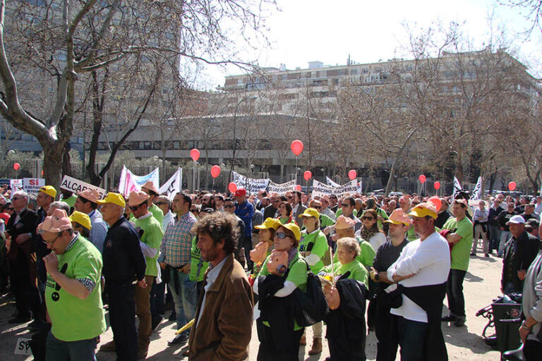 Más de 2.000 ganaderos de porcino se concentran frente al Ministerio de Industria para reclamar soluciones al Gobierno