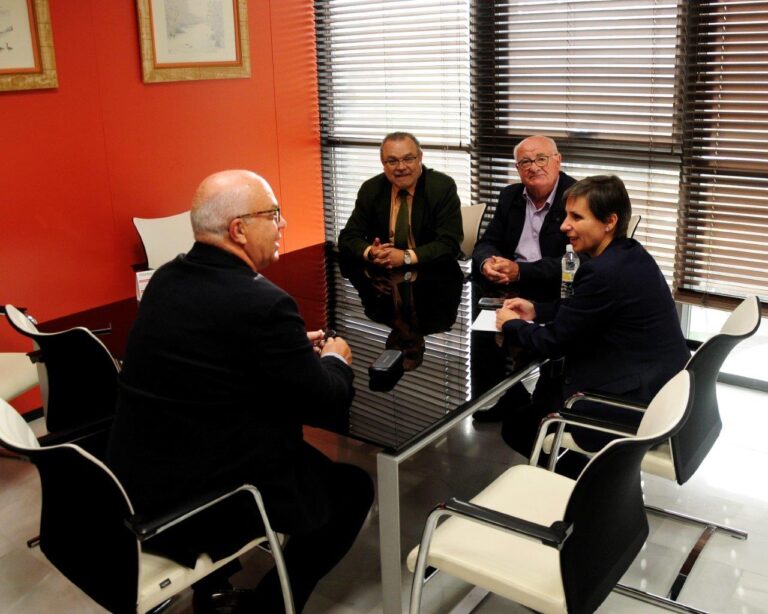 Asaja-Jaén explica cuáles son las necesidades del sector agroganadero jienense a la delegada de agricultura, Soledad Aranda
