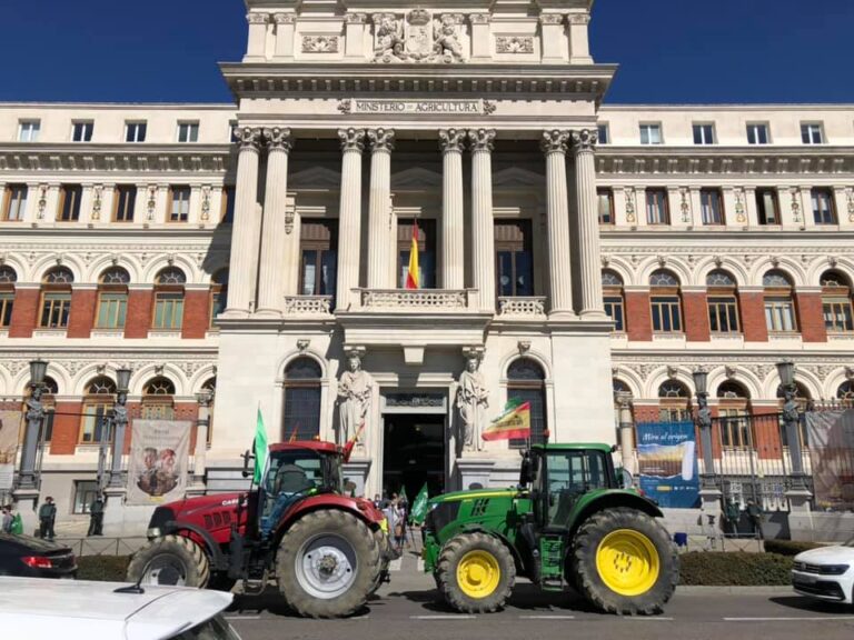 Los agricultores critican que los ministros no tengan ni 5 minutos para escuchar los problemas del campo