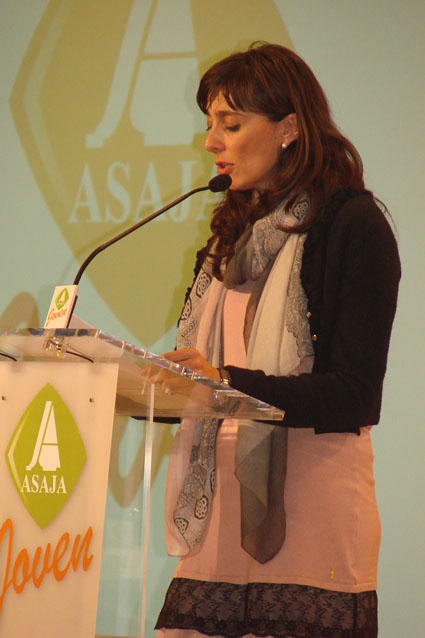 Los jóvenes más allá de una moda, artículo de opinión de Paola Del Castillo Mena, Presidenta de Asaja Joven