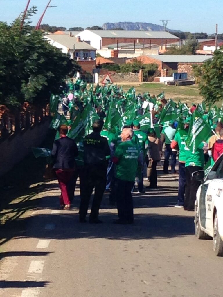 Más de 800 personas acuden a la manifestación de APAG EXTREMADURA ASAJA para mostrar su rechazo a la conversión de La Siberia en Reserva de la Biosfera
