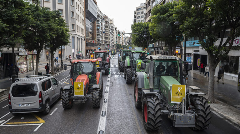 AVA-ASAJA empezará una campaña de movilizaciones agrarias con una ‘hoguera del vino’