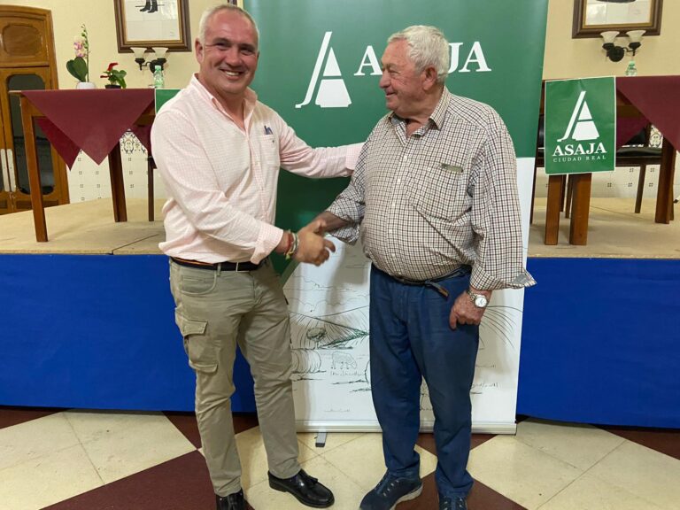 Emilio Cepeda recoge el testigo de Fernando Villena al convertirse en el nuevo presidente de ASAJA Tomelloso