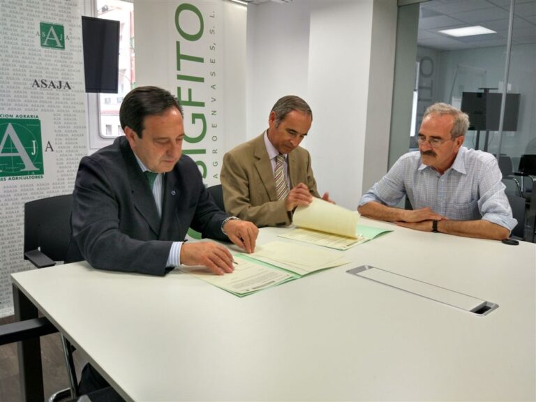 ASAJA y SIGFITO firman un acuerdo para impulsar el reciclaje de envases agrarios a nivel nacional