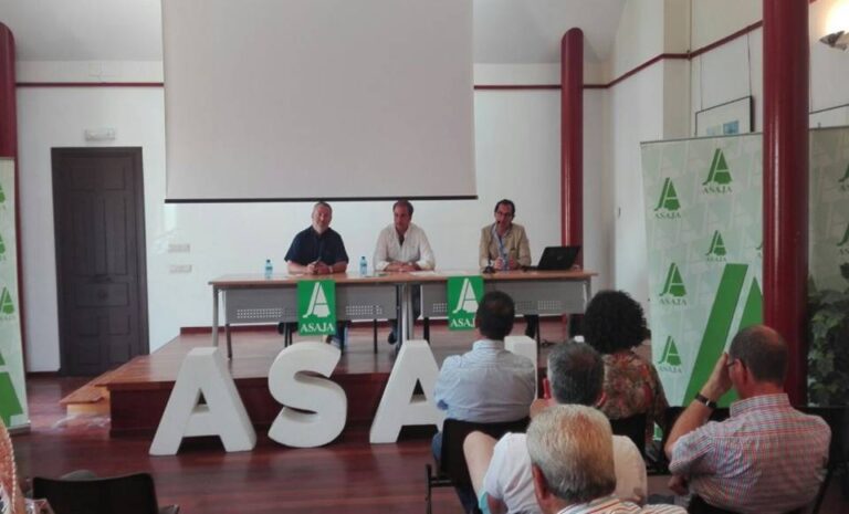 Asaja Ávila organiza una jornada para informar sobre el marco legal del uso semillas