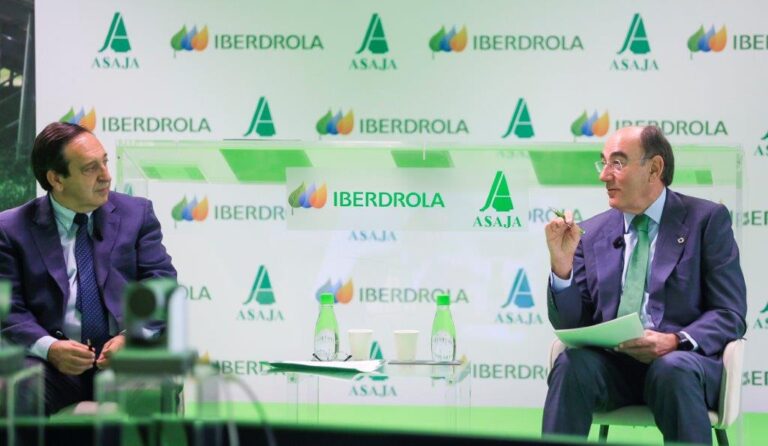 Iberdrola y ASAJA sellan una alianza estratégica para impulsar la agricultura y ganadería cero emisiones