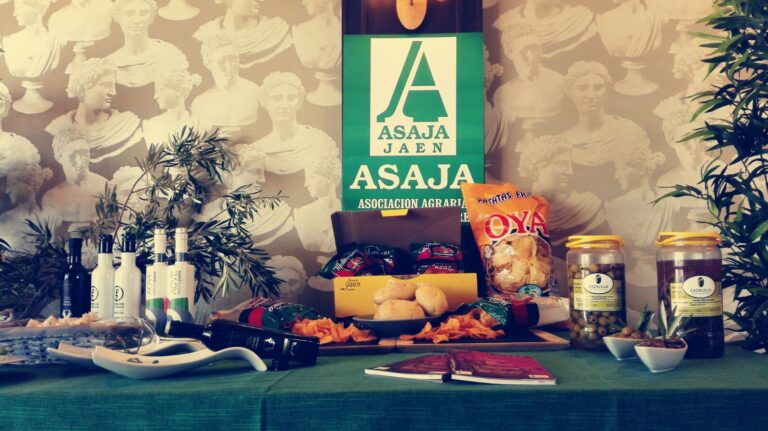 ASAJA Jaén celebró ayer un nuevo maridaje de productos agroganaderos para profesionales del sector primario