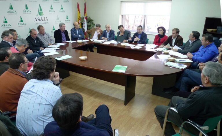 ASAJA CASTILLA  Y LEÓN pide a Herrera compromiso con el campo y advierte que en 2012 “Castilla  y León se la juega”