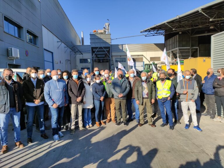 El 98% de las cooperativas y almazaras de Jaén secundan el paro agrario contra las pérdidas de la PAC y los costes de producción