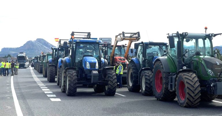 Asaja Granada. Movilización “Los imprescindibles: agricultores y ganaderos”