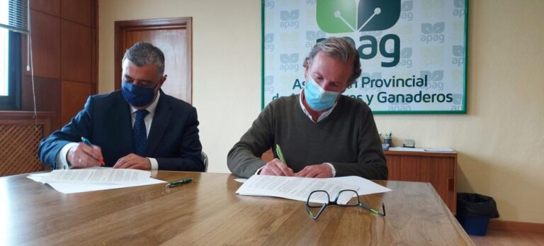 CaixaBank y APAG firman un convenio para apoyar la incorporación de jóvenes al campo