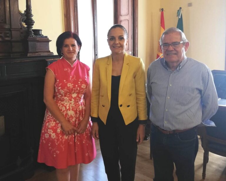 ASAJA Almería y la Delegación del Gobierno de la Junta fijan el relevo generacional como uno de los objetivos clave para el sector en la provincia