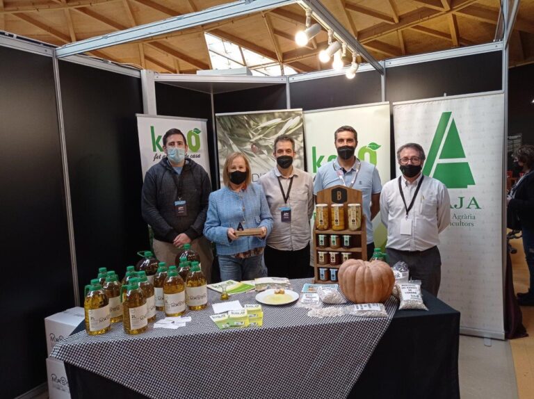 Los productores de “km.0 fet al costat de casa” reciben el premio Àpat por ser la empresa que mejor se ha adaptado para la prevención COVID19