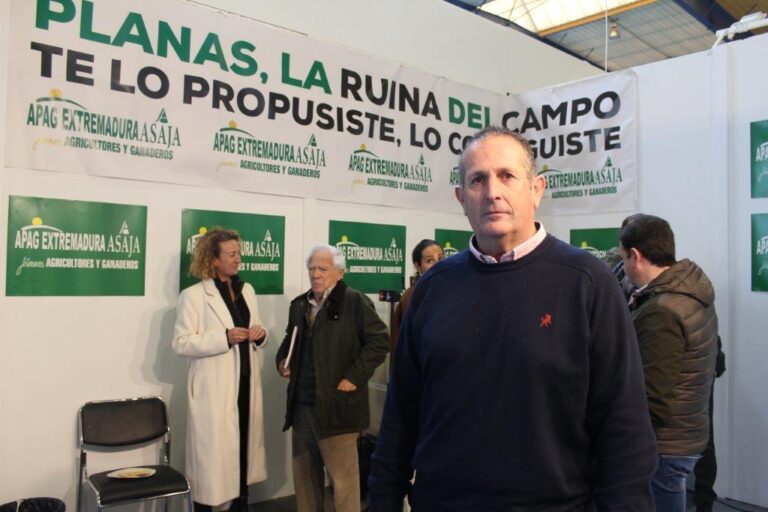 Apag Extremadura Asaja exige la dimisión del ministro Luis Planas por validar una PAC que sólo expone recortes en el campo
