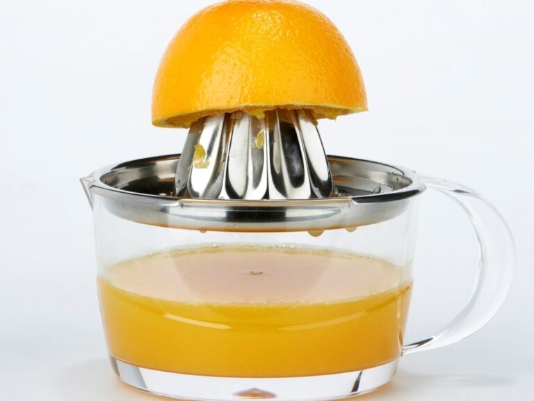 AVA-ASAJA tacha de “despropósito” la pretensión del Gobierno de subir el IVA al zumo de naranja