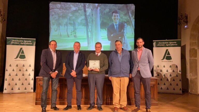 Asamblea navideña de ASAJA-Soria, protagonizada por los Premios Espiga y Tizón y varias ponencias de actualidad agraria