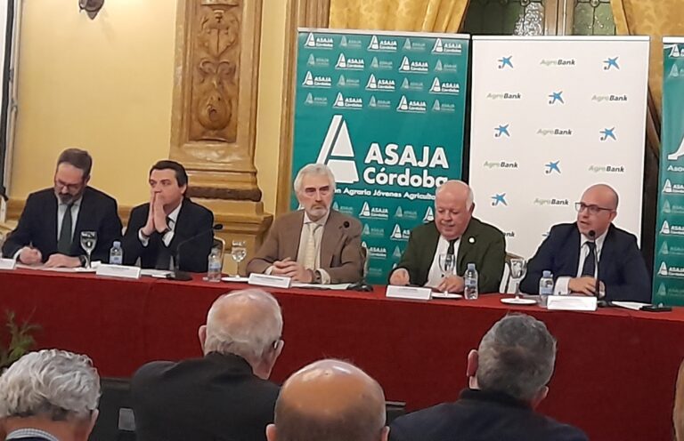 AgroBank y Asaja Córdoba despiden el año con una jornada técnica ante más de un centenar de empresarios del sector agrícola