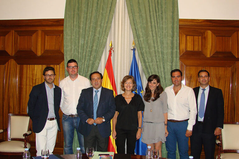 LA SECTORIAL DE JOVENES DE ASAJA TRASLADA A LA MINISTRA DE AGRICULTURA SUS PROPUESTAS PARA LA APLICACIÓN DE LA PAC