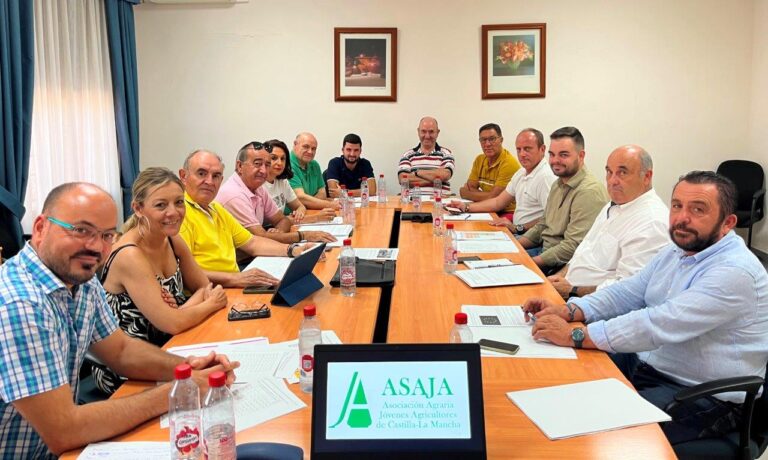 La sectorial de viñedo de ASAJA CLM marca una nueva estrategia en defensa de la uva y sus productores