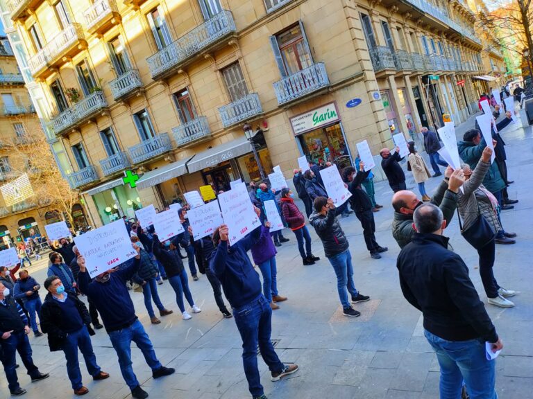 Manifestaciones agrarias en el País Vasco y Navarra ante la gravísima situación que viven los profesionales del sector primario