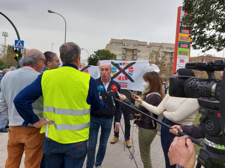 Los tractores toman la calle: las organizaciones agrarias claman por la supervivencia del mundo rural