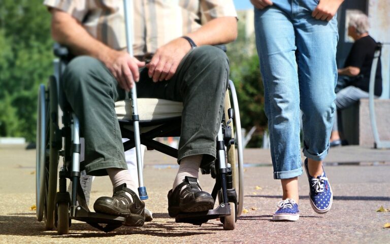Diseñan una ruta accesible en el cauce del río Túria para personas con movilidad reducida