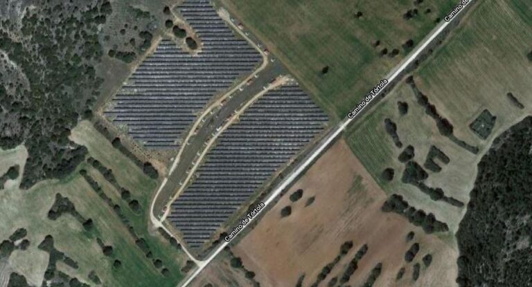 Asaja Guadalajara APAG inicia una campaña de recogida de firmas para pedir la regulación de los mega parques solares